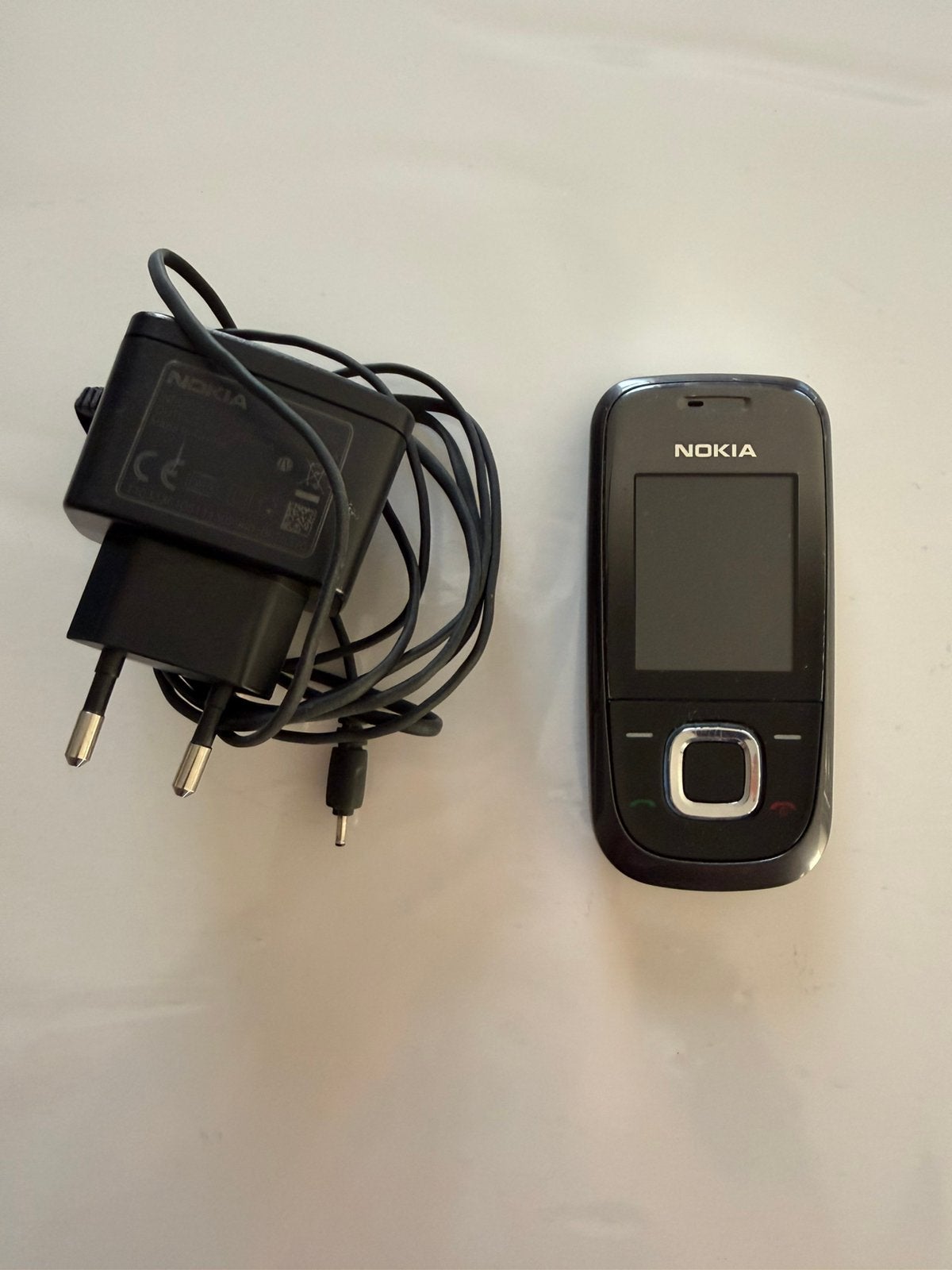 Nokia 2680 + chargeur, Modèle coulissant, Moins de 3 mégapixels, Enlèvement ou Envoi, Clavier physique
