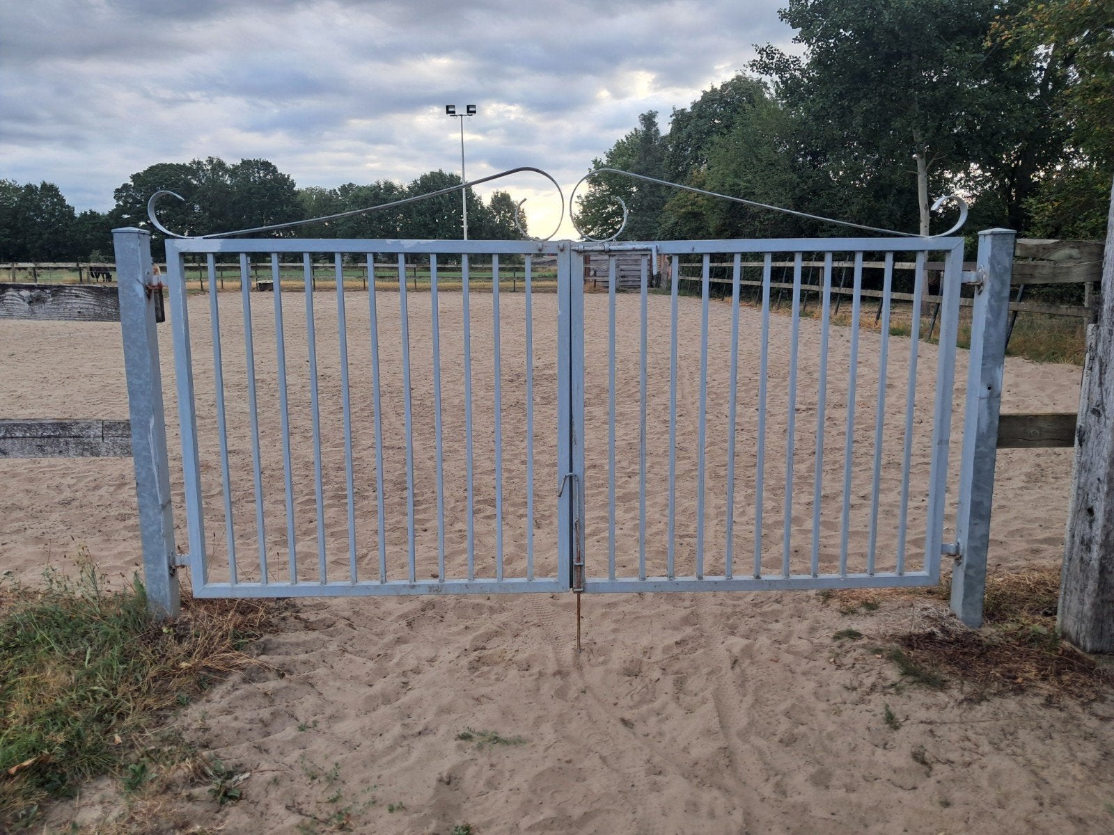 ijzeren poort, Tuin en Terras, Ophalen, 150 tot 200 cm, Zo goed als nieuw, Draaipoort