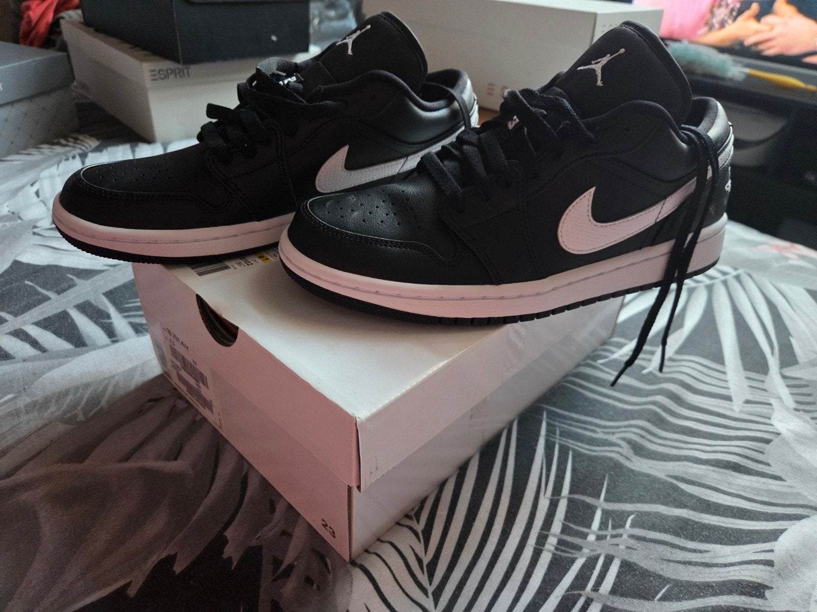 Air Jordan 1 low noir et blanc pointure 40, Kleding | Heren, Zwart, Nieuw, Ophalen of Verzenden, Sneakers
