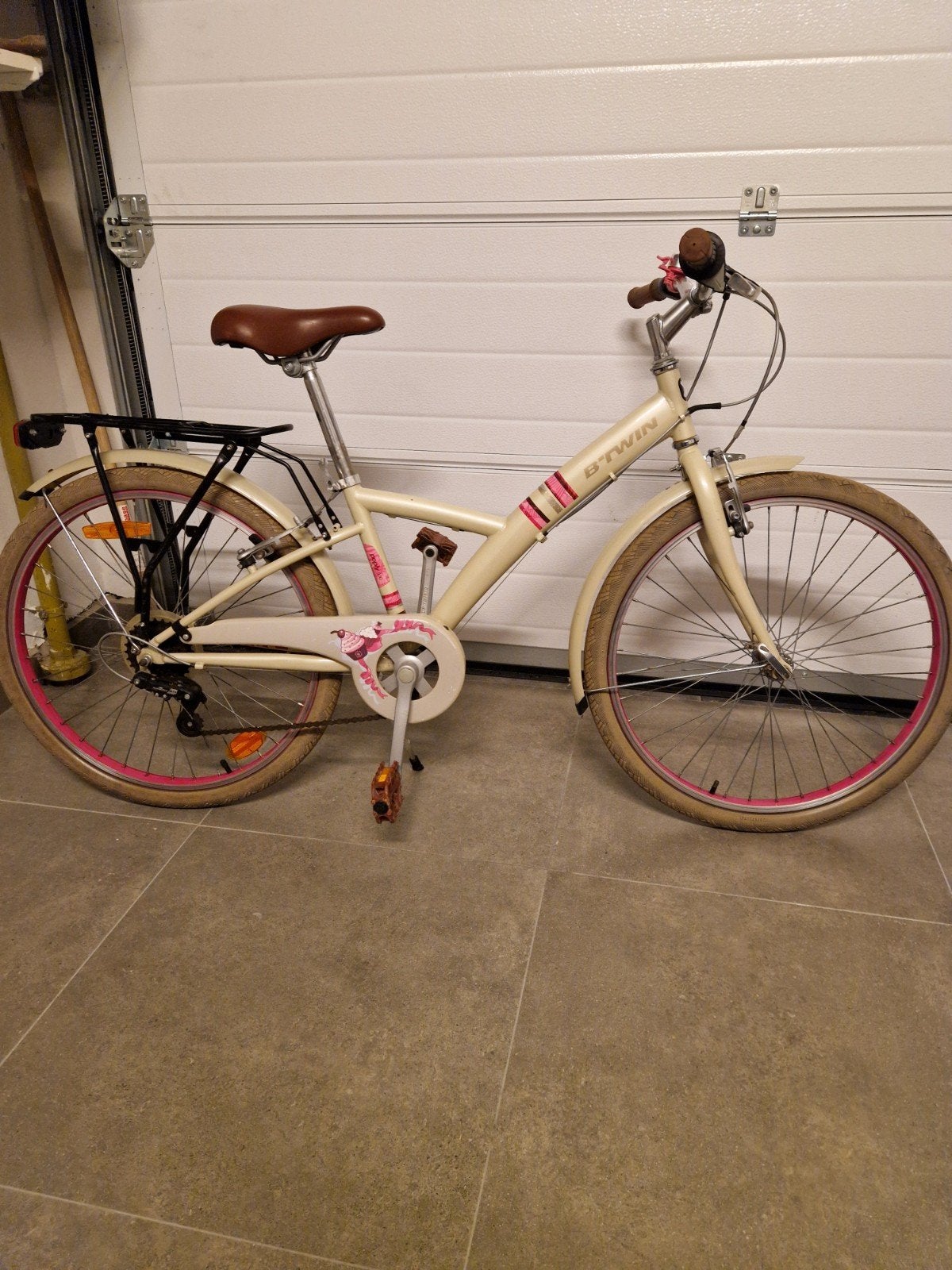 Meisjesfiets van btwin 24 inch, Fietsen en Brommers, Ophalen, 24 inch