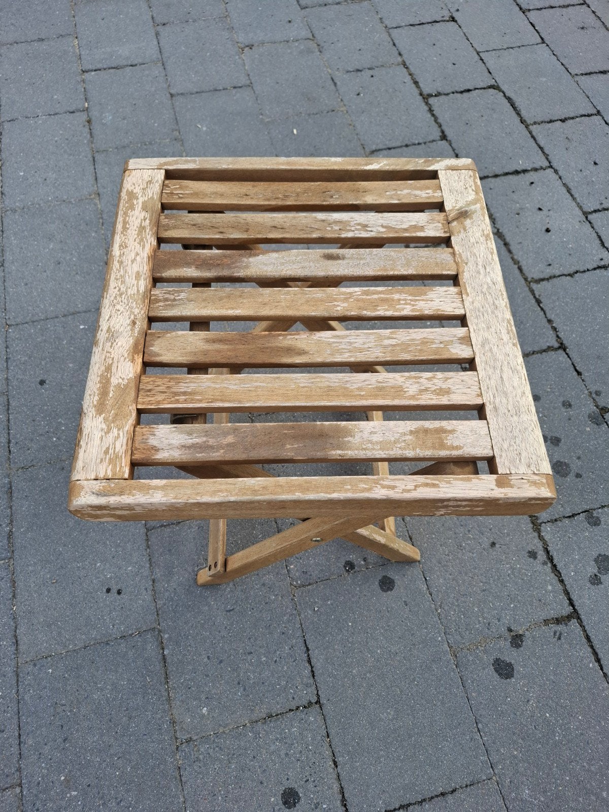 Bijzet tafeltje voor buiten, Ophalen