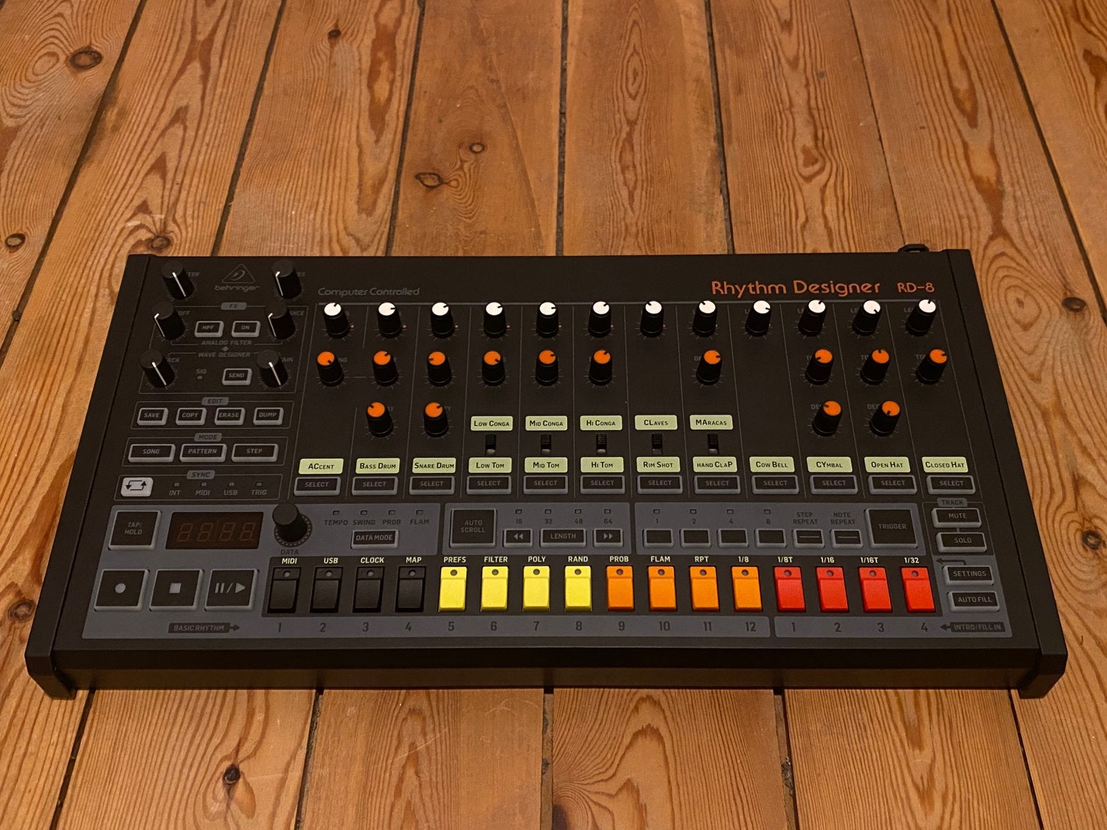 Behringer RD-8 mk2 nieuwstaat met dustcover, Musique & Instruments, Enlèvement ou Envoi, Comme neuf