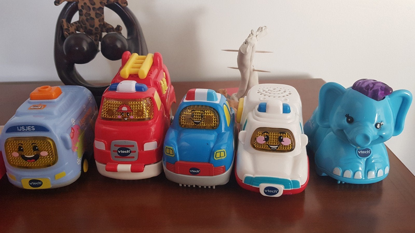 Toet toet autogarage met autootjes en olifantje, Ophalen of Verzenden