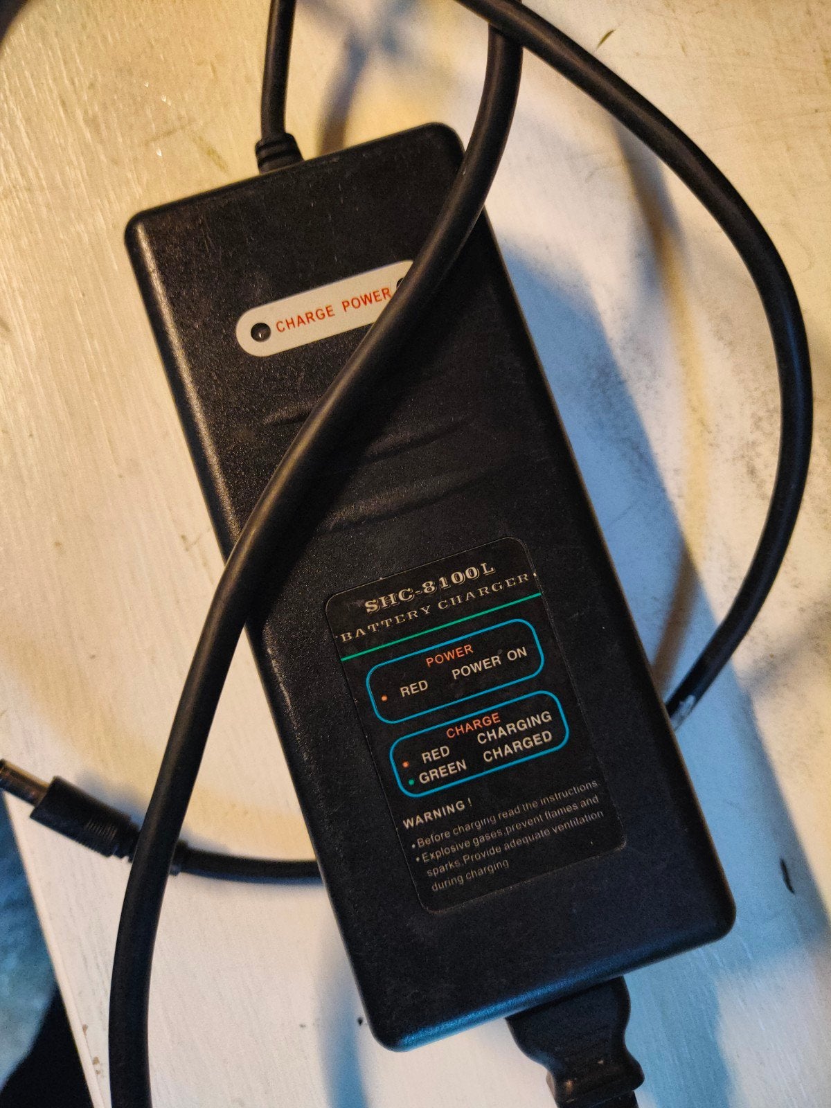 Chargeur de vélo électrique Shc-8100L, Vélos & Vélomoteurs, Enlèvement, Elektrische fiets