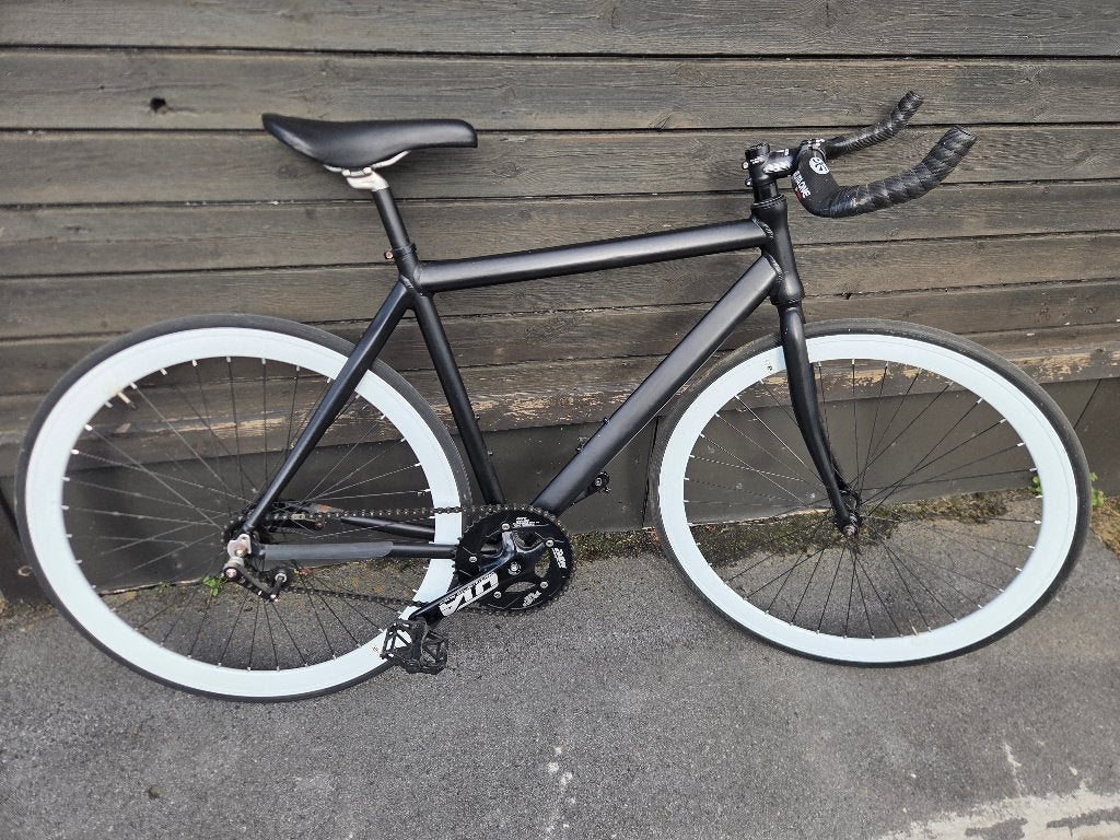 Unieke Fixie met Terugtraprem & Bullhorn Stuur, Vélos & Vélomoteurs, Enlèvement, Comme neuf, Moins de 10 vitesses, Frein à rétropédalage