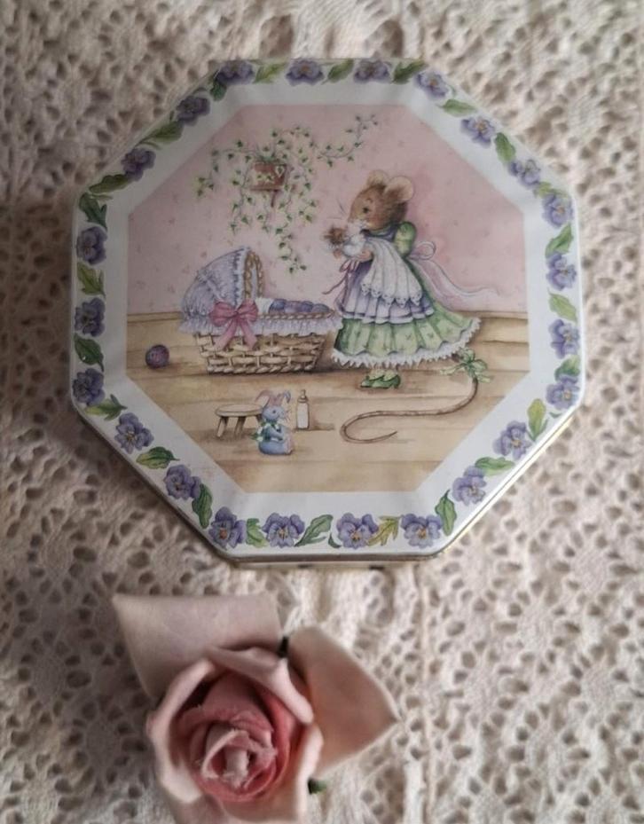 Vera de muis blikje, paarse viooltjes, Marjolein Bastin, Collections, Boîte en métal, Utilisé, Autre, Autres marques, Enlèvement ou Envoi