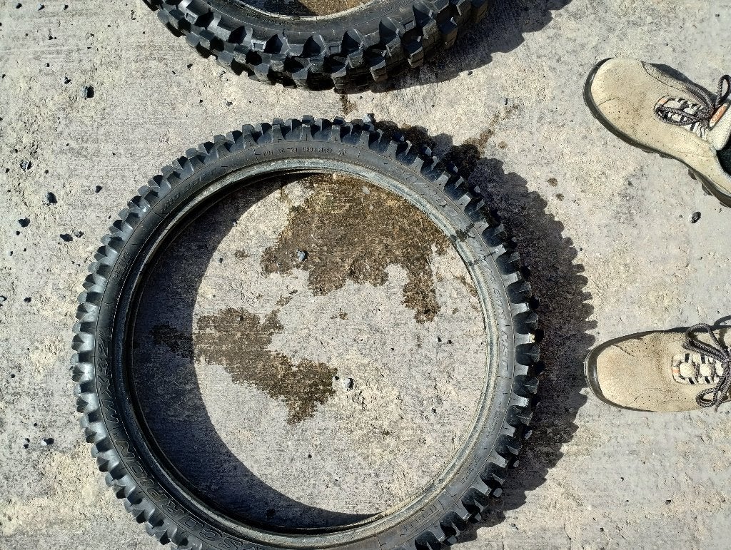Pneu cros, Motos, Enlèvement