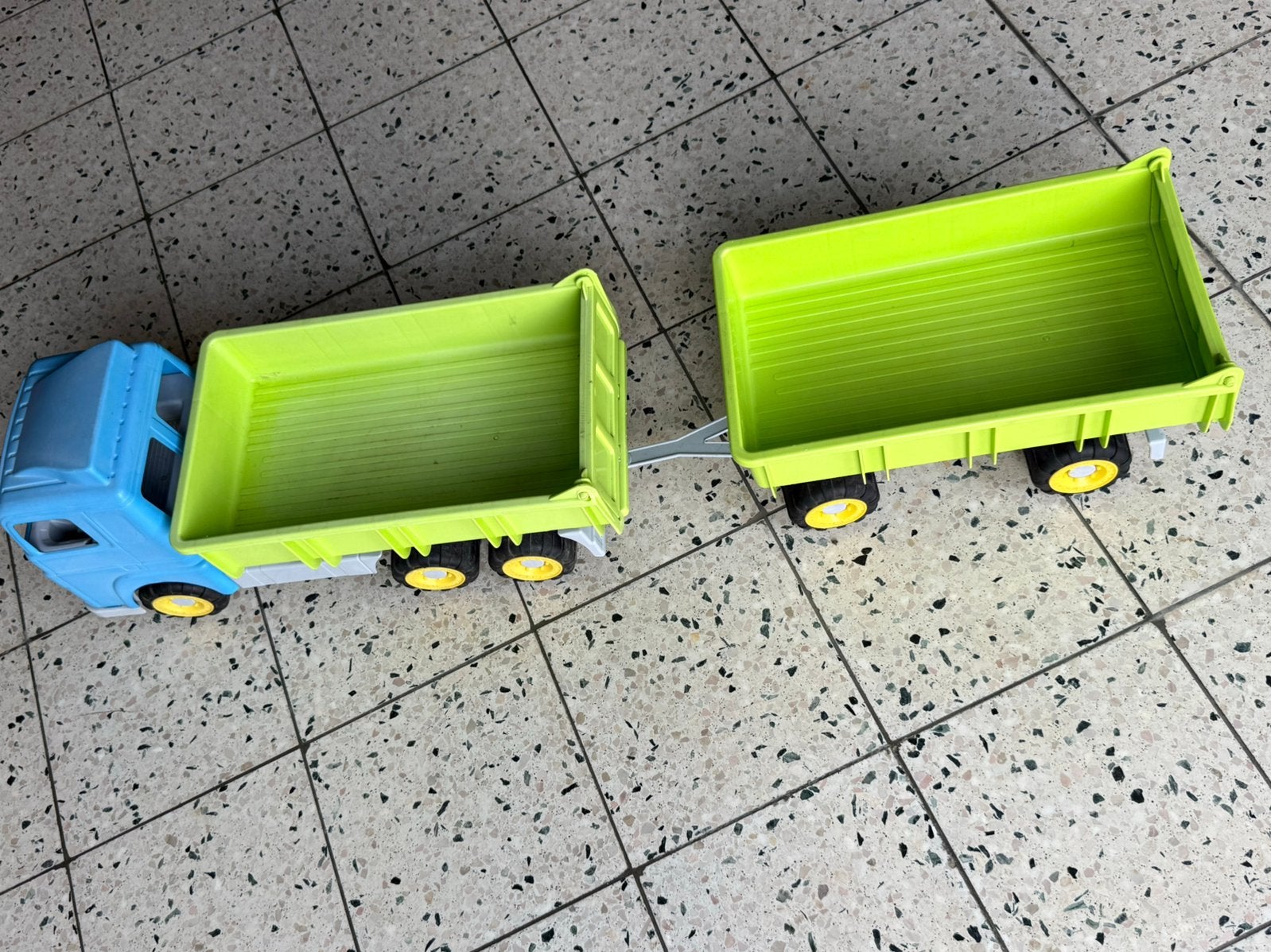 Buitenspeelgoed wagen, Ophalen, Gebruikt