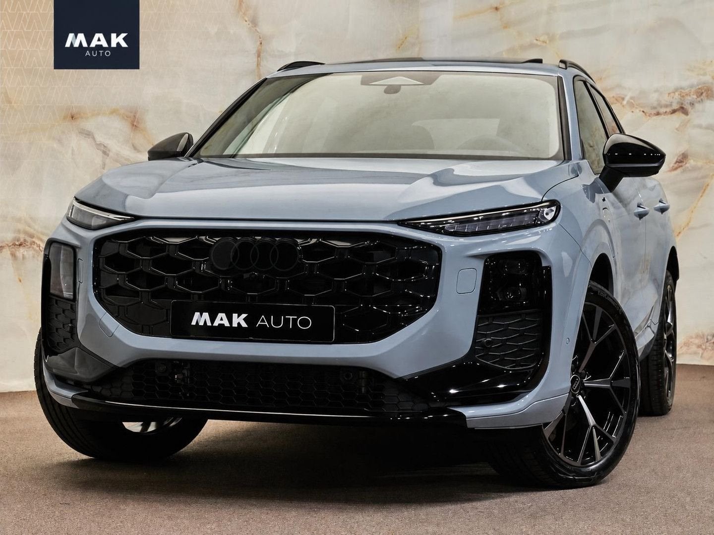 Audi Q3 E-Hybrid S Edition , pano, Tech Pro, tr.haak, 20", S, Auto's, Automaat, 42 g/km, Zwart, 26 kWh