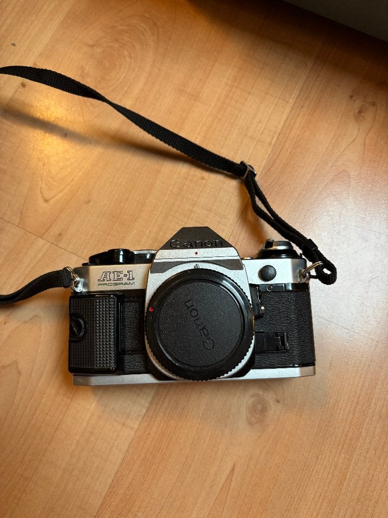 Canon AE-1 + 3 objectifs + flash + mallette, TV, Hi-fi & Vidéo, Enlèvement ou Envoi, Utilisé, Reflex miroir, Canon
