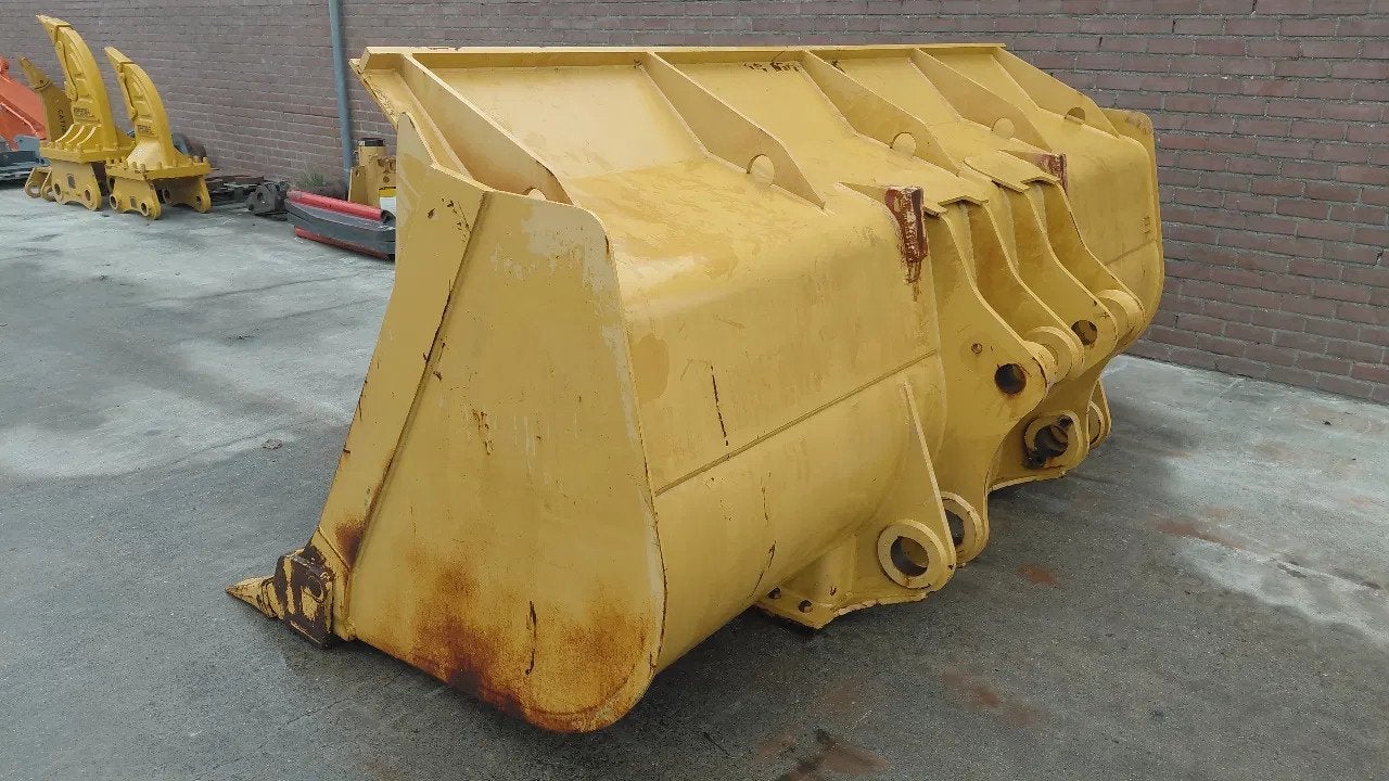 Caterpillar 980 loader bucket with teeth / Unused / 4.2m3 /