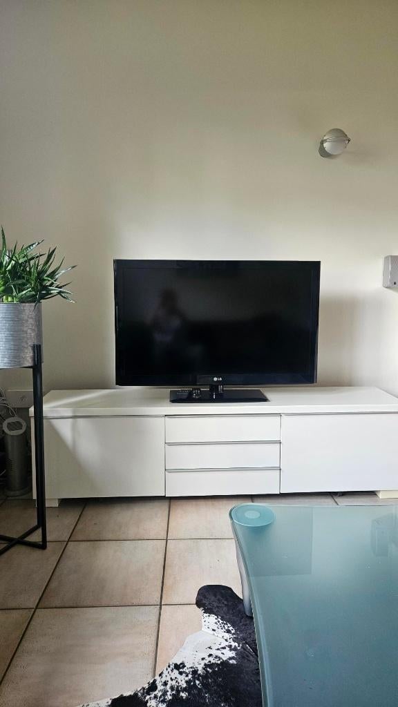 TV-meubel Ikea wit hoogglans, Huis en Inrichting, Ophalen, 150 tot 200 cm, Zo goed als nieuw, Strak en modern