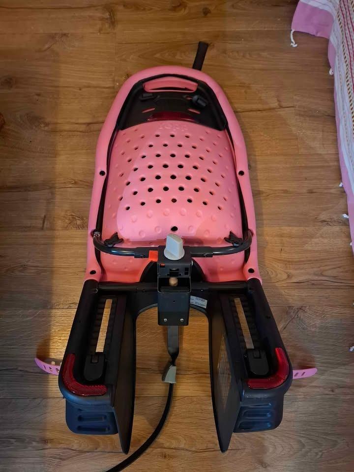 THULE YEPP maxi easyfit rose en très bon état, Kinderen en Baby's, Autostoeltjes, Overige methoden, Zo goed als nieuw, 9 t/m 36 kg
