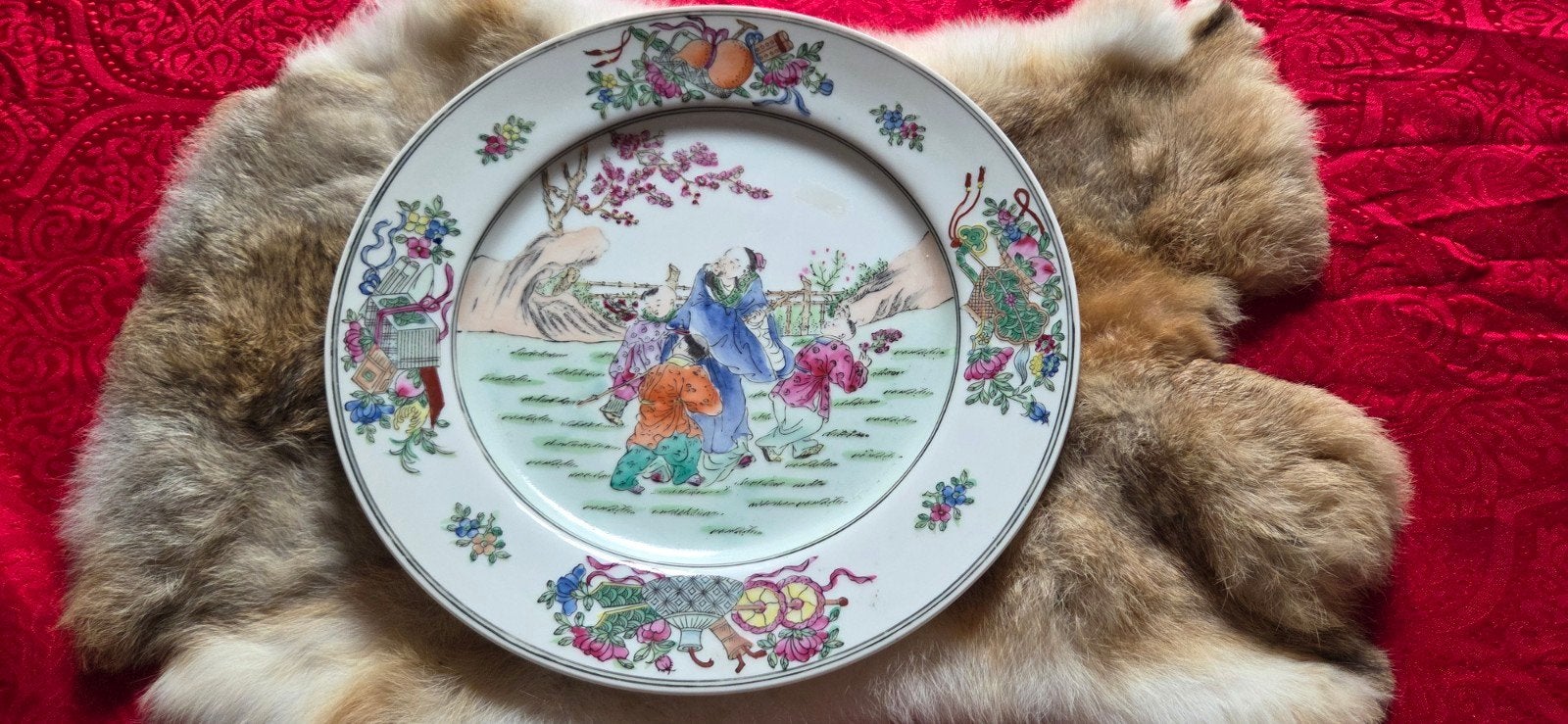 Assiette en porcelaine chinoise/famille Rose, Antiquités & Art, Enlèvement ou Envoi