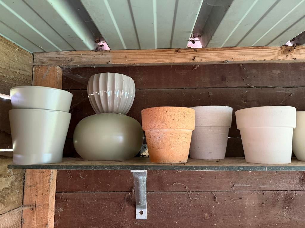 cache pot taupe ceramique ou grès diamètre 10-14, Enlèvement ou Envoi, Comme neuf