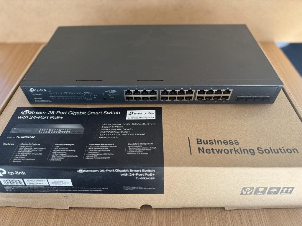 TP-Link Omada SG2428P – 24-poorts PoE+ switch compleet, Computers en Software, Ophalen, Gebruikt