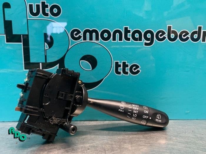 Commutateur essuie-glace d'un Toyota Yaris Verso (Yaris Vers, -, 3 mois de garantie, Toyota, Utilisé
