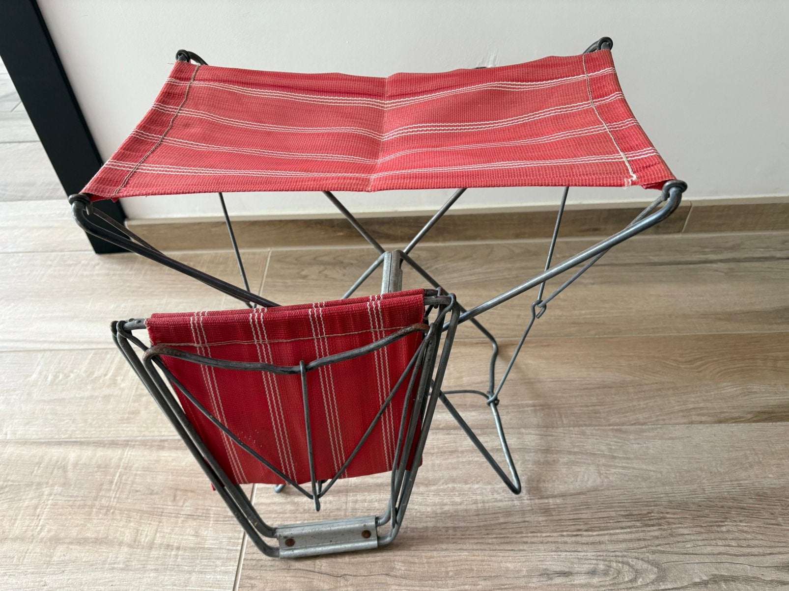 Paire de sièges tabourets pliants de camping vintage, Caravanes & Camping, Meubles de camping, Enlèvement ou Envoi, Utilisé, Chaise de camping