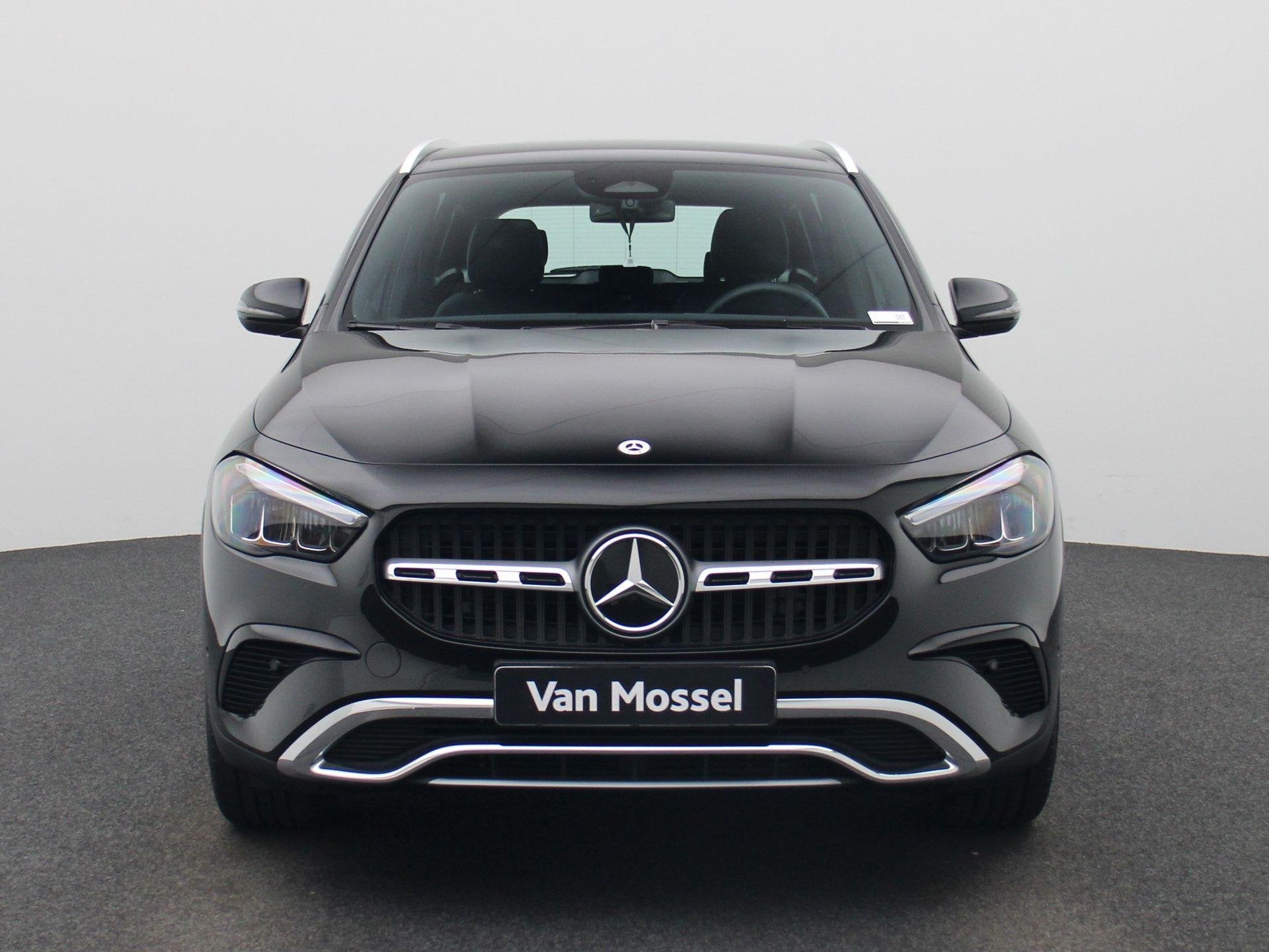Mercedes-Benz GLA 200 Luxury Line, Auto's, Automatische klimaatregeling, Gebruikt, 4 cilinders, Zwart