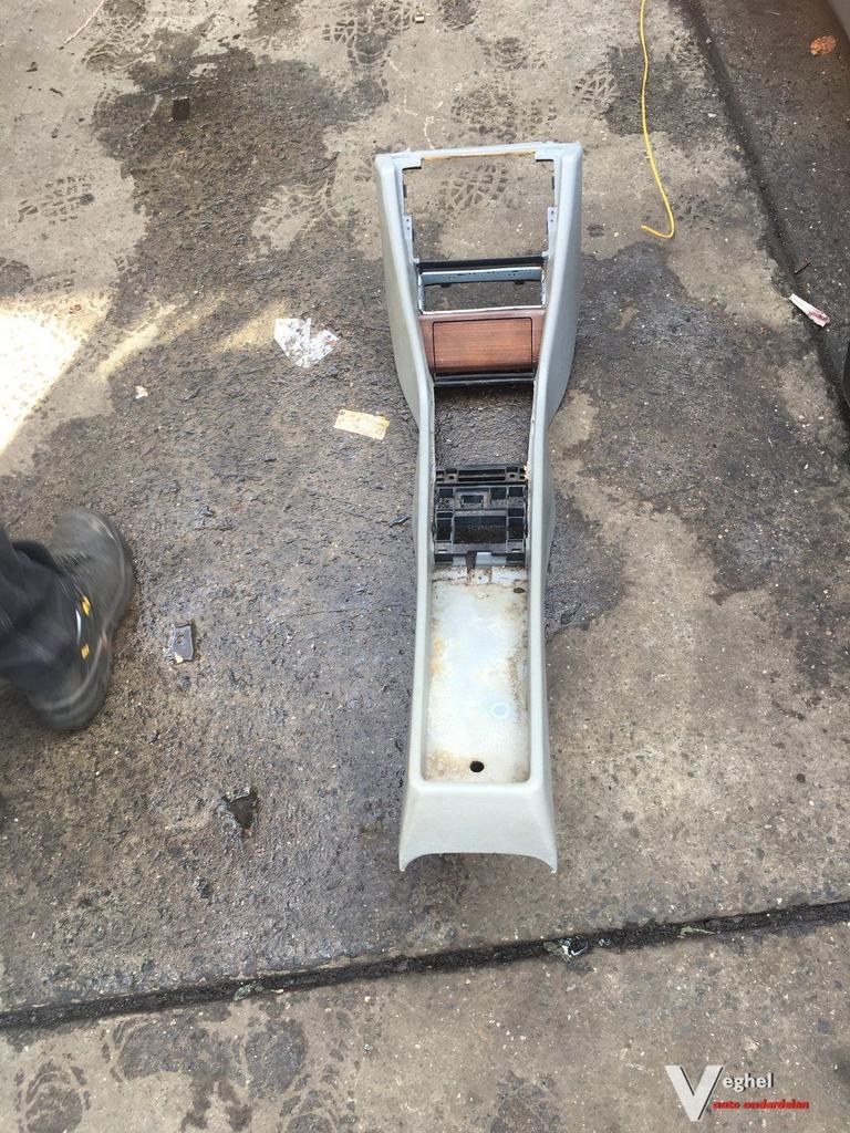 Mercedes W124 230ce handgeschakelde 5 bak 1987 Middenconsole, Ophalen, Gebruikt, -, -