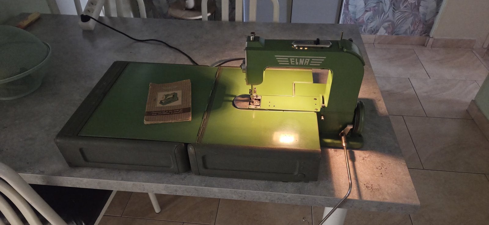 Machine a coudre Elna a vendre, Antiquités & Art, Enlèvement ou Envoi