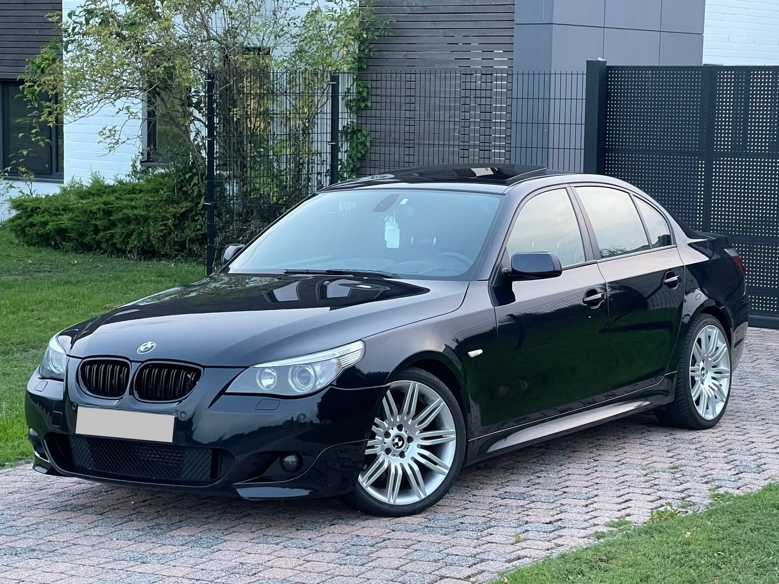 BMW 530d Automatique Pack-M, Cuir, 155 kW, Carnet d'entretien, Noir