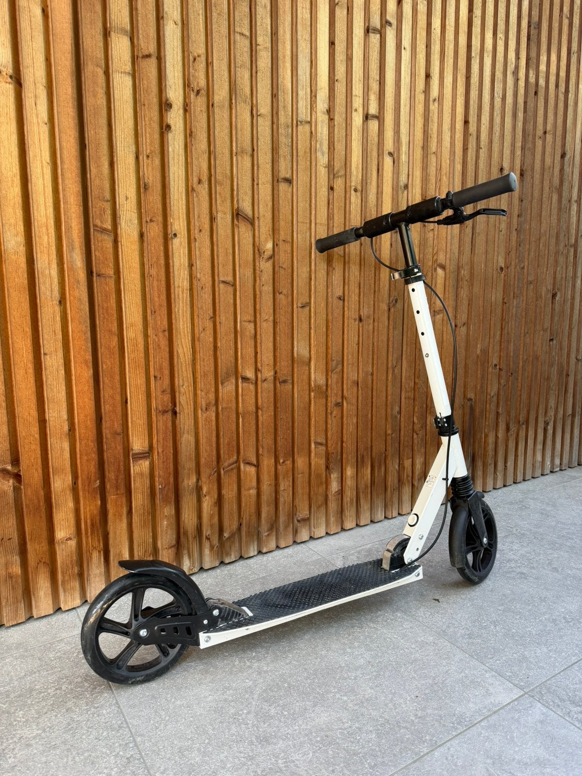 Trottinette pliable en aluminium avec suspension, Vélos & Vélomoteurs, Trottinettes, Enlèvement, Comme neuf