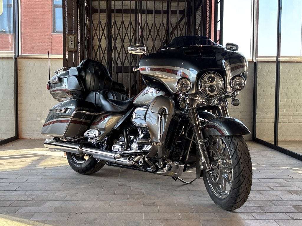 Harley-Davidson CVO TOURING ULTRA LIMITED FLHTKSE (bj 2016), Motoren, Motoren | Harley-Davidson, Harley-Davidson, Overig, ABS