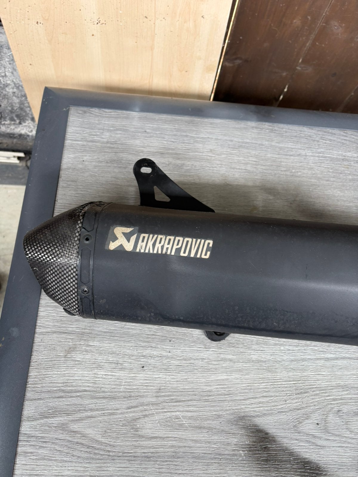 akrapovic uitlaat, Vélos & Vélomoteurs, Pièces de cyclomoteur | Général, Enlèvement ou Envoi, Pot d'échappement