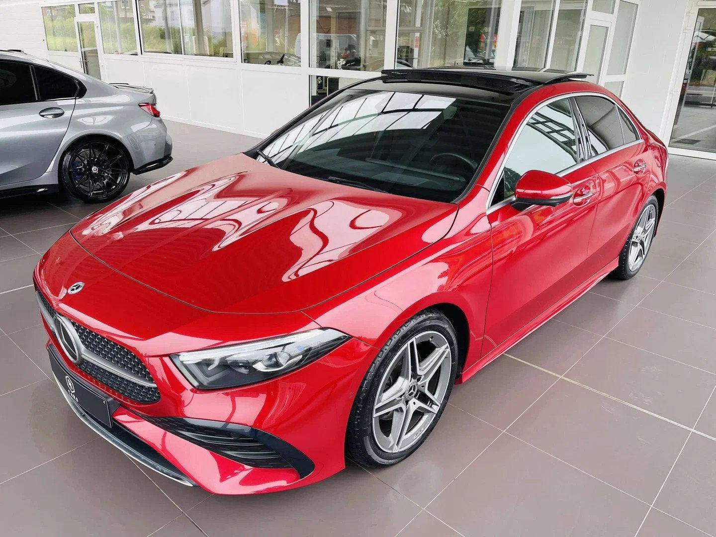Mercedes-Benz A-CLASS 180 D Sedan * GARANTIE + PACK AMG + TO, Autos, Rouge, Classe A, Achat, Entreprise