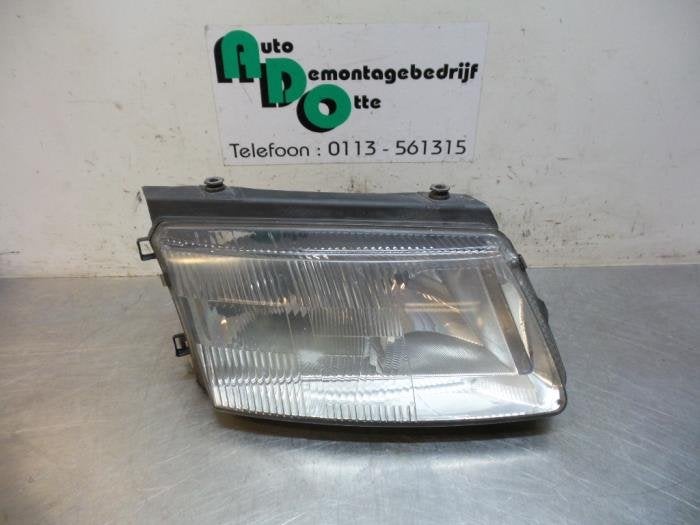 Phare droit d'un Volkswagen Passat (Passat 96-), Volkswagen, -, Utilisé, -