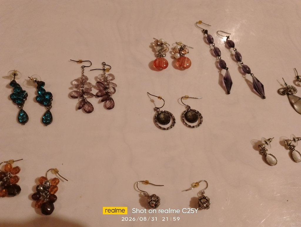 Oorbellen juwelen, 9 paar, zo goed als nieuw, Overige materialen, Hangers, Overige kleuren, Ophalen of Verzenden