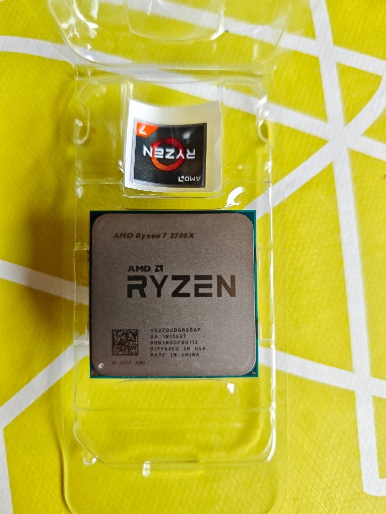 AMD Ryzen 7 CPU 2700x AM4 4.3 Ghz processor + cooler, 8-core, 4 Ghz ou plus, Comme neuf, Enlèvement