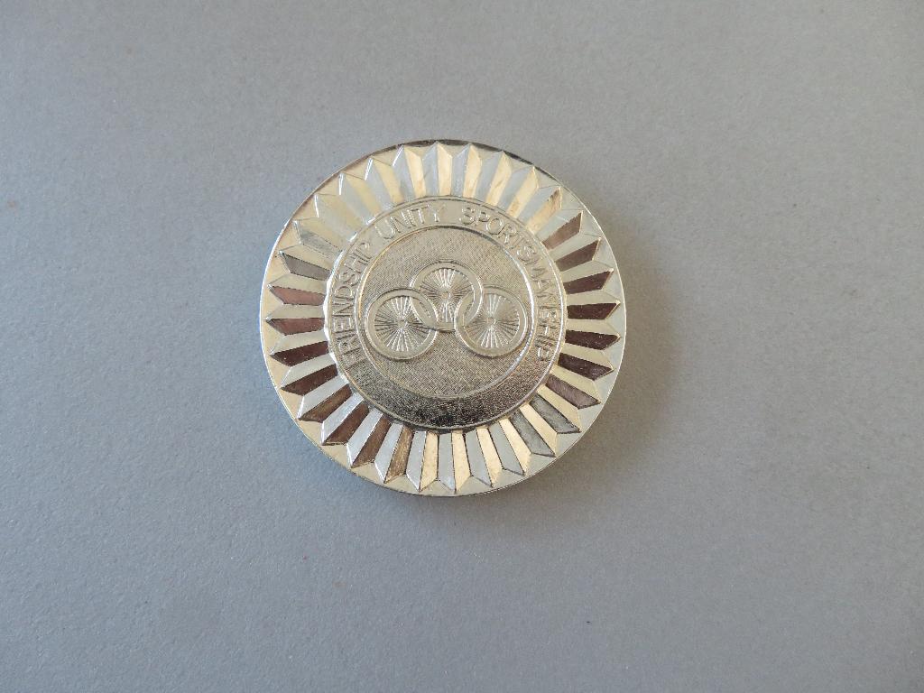 Commemoration Medal opening track Soweto South Africa 1985, Verzamelen, Sportartikelen en Voetbal, Ophalen of Verzenden, Zo goed als nieuw