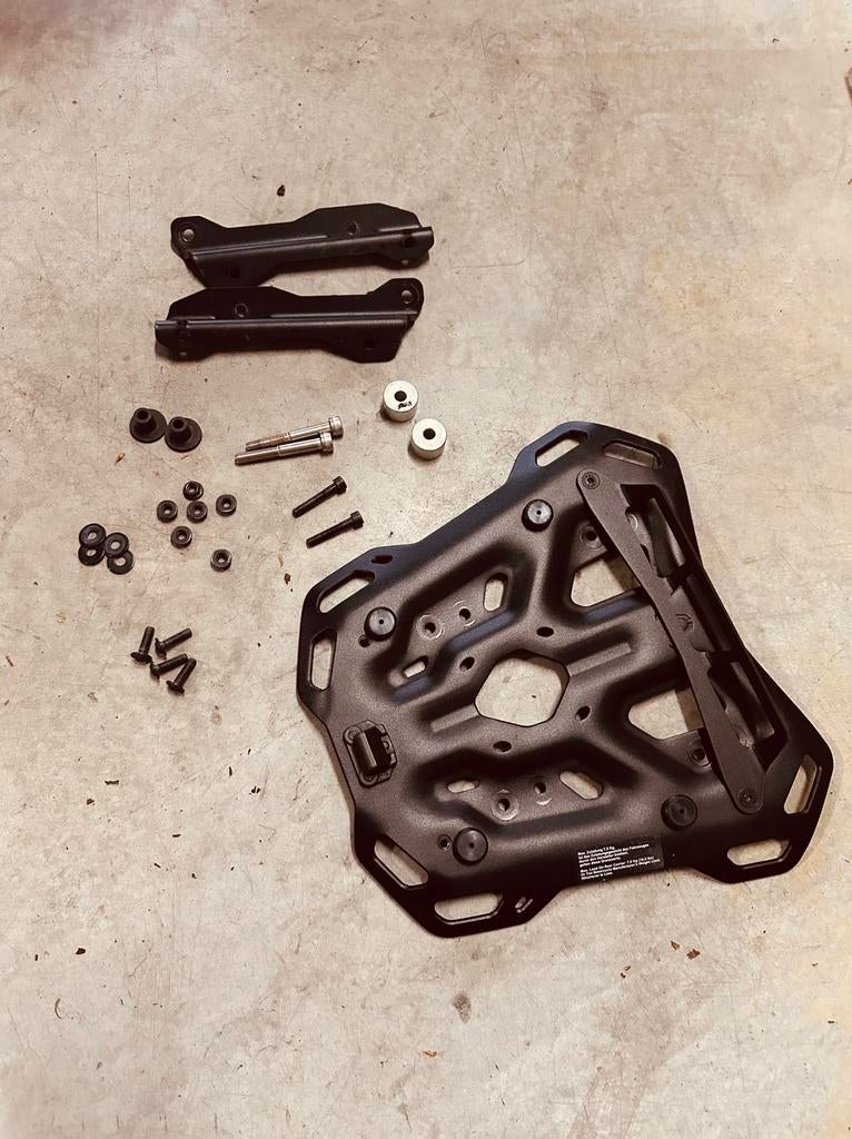 Sw motech adventure rack(v strom 1050)+givi monolock adapter, Motoren, Ophalen, Gebruikt