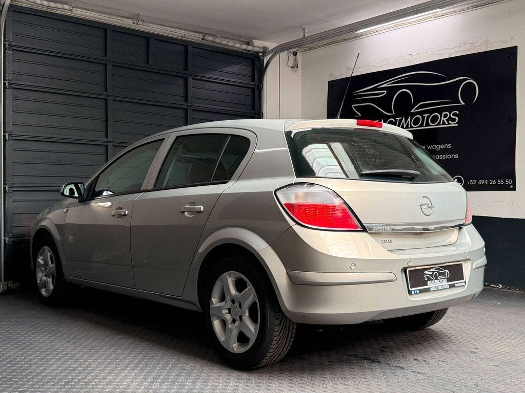Opel Astra 1.4i Enjoy 87.000 KM Airco, Radio, Stof, Gebruikt, Zwart
