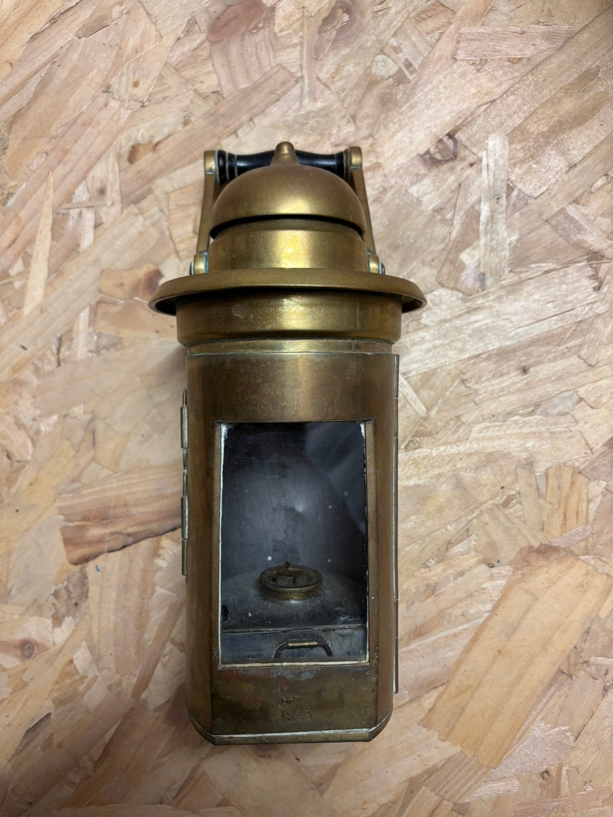 Koperen scheepslamp 1943, Enlèvement, Marine