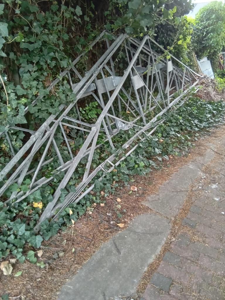 Gegalvaniseerde dakgebinten, Dieren en Toebehoren