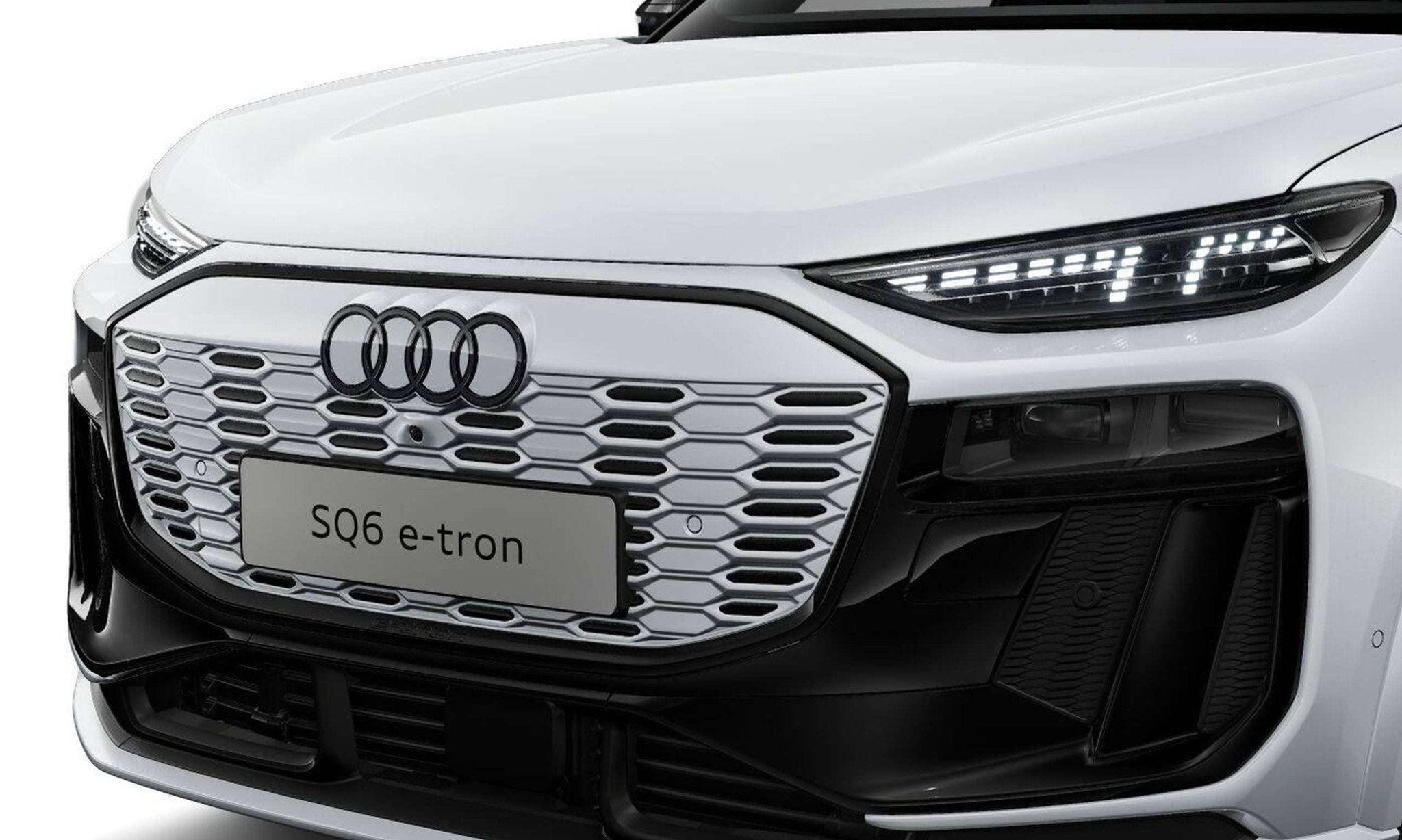 Audi SQ6 e-tron SQ6 e-Tron Quattro l Carbon pakket l Trekhaa, Auto's, Automaat, Gebruikt, Zwart, Alcantara