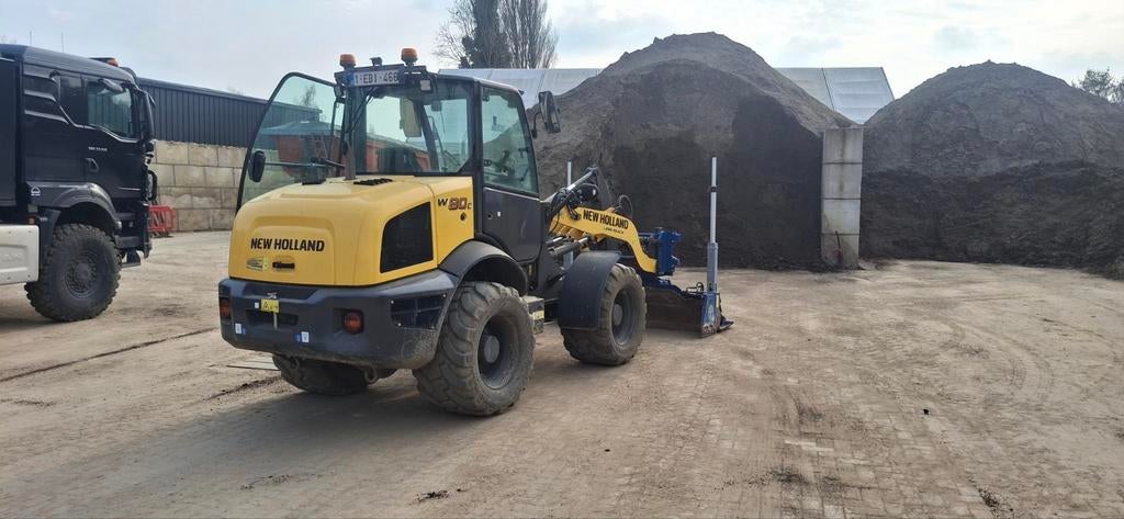 Wiellader NewHolland W80C Long Reach, Ophalen