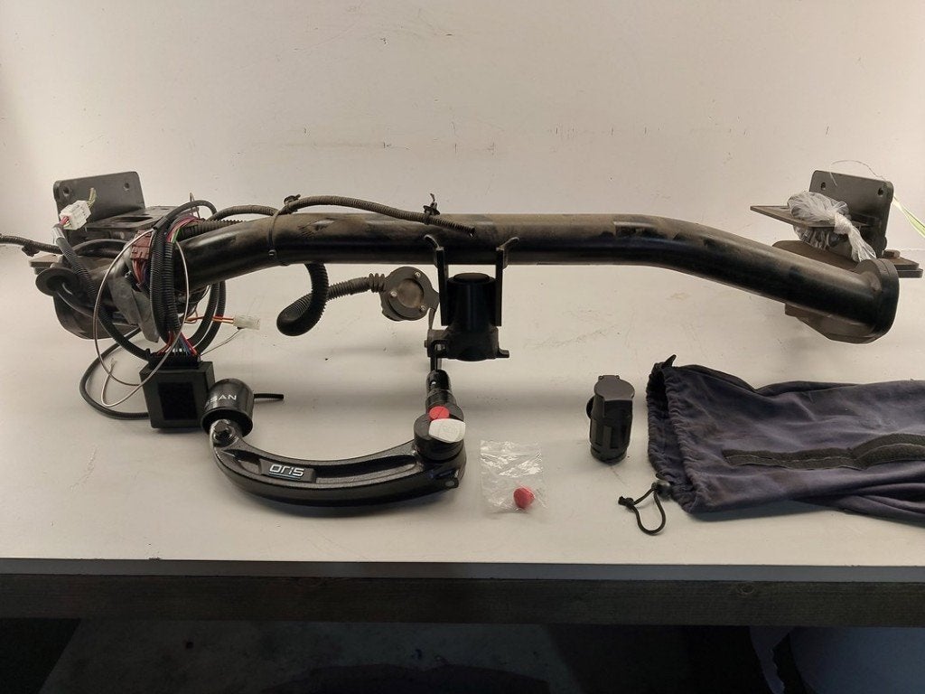 TREKHAAK Nissan Ariya (FE0) (01-2020/-), Auto-onderdelen, Gebruikt, Germany@nissan-services.eu, Kronenweg 38
50389  Wesseling, DE