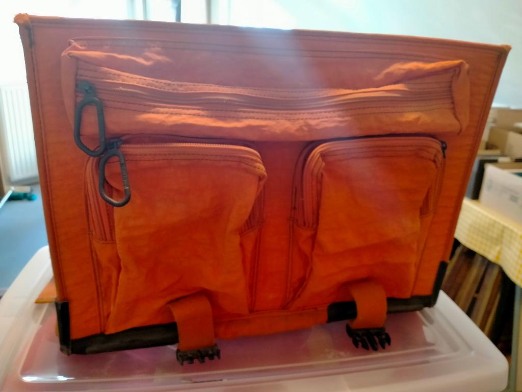 Sacoche Buckle Up, Enlèvement ou Envoi, 30 à 40 cm, Utilisé, Orange