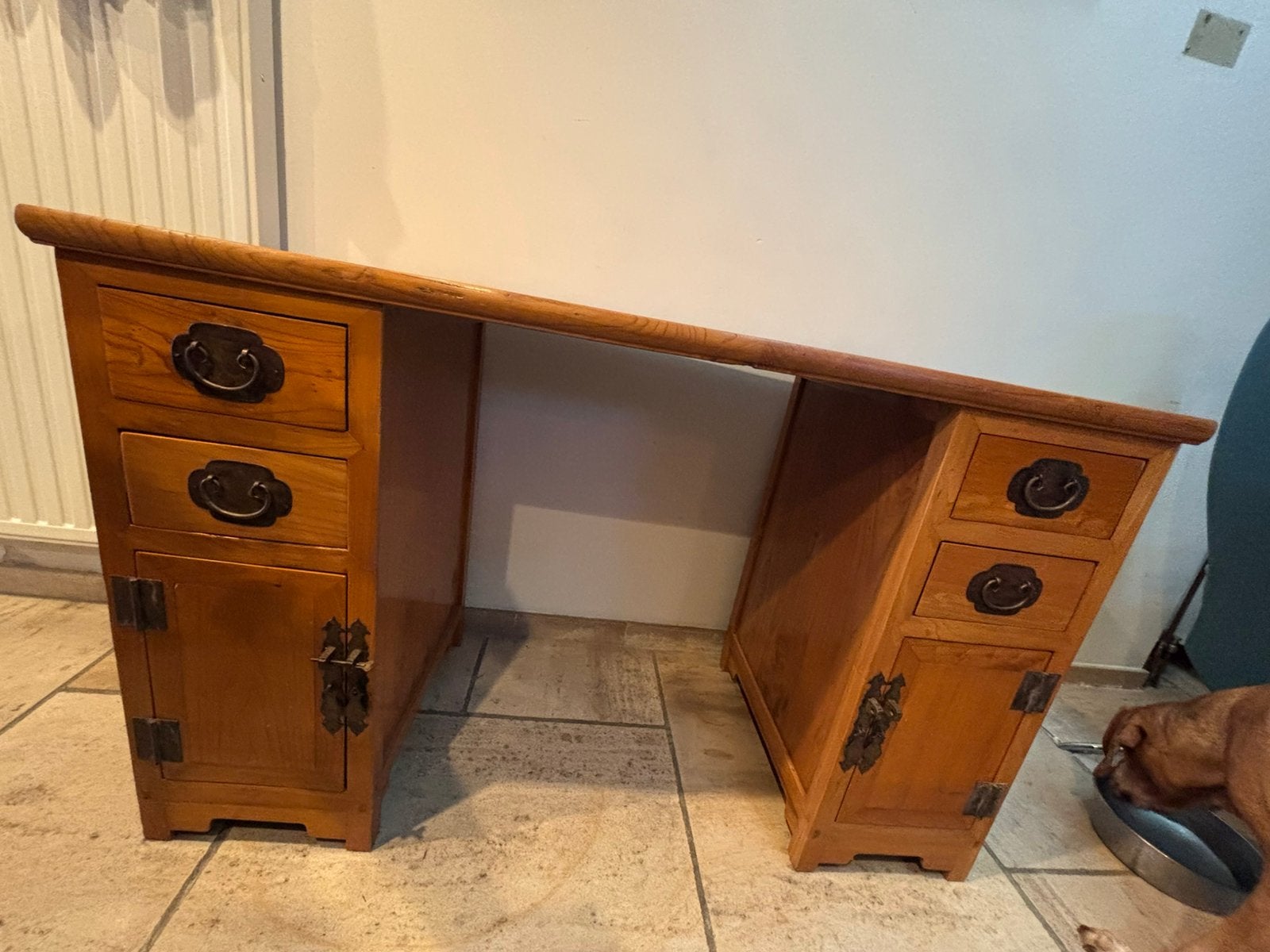 Authentieke klassieke houten chinese bureau 140 x 60 cm, Ophalen, Zo goed als nieuw