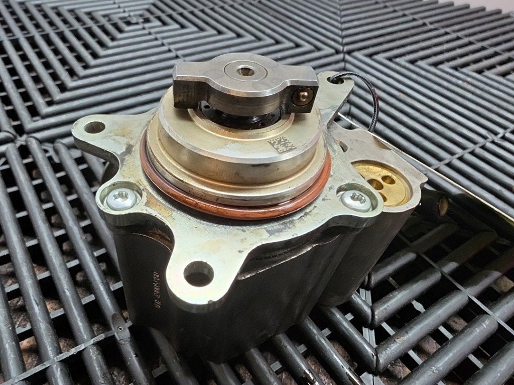 POMPE HAUTE PRESSION 3008 I (0U / HU) (|1675941280|), Kontakt-peugeot@peugeot.com, Utilisé, Peugeot Deutschland GmbH, Bahnhofsplatz
65423  Rüsselsheim, DE