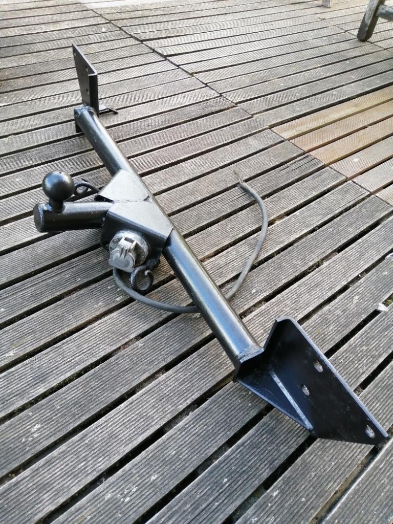 Attache remorque volvo série 140 (142,144,145), Enlèvement