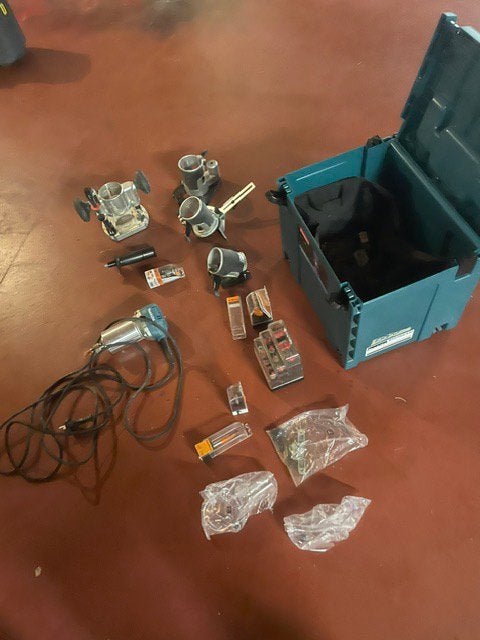 Makita RT0702CX3J kantenfrees, Enlèvement, Utilisé