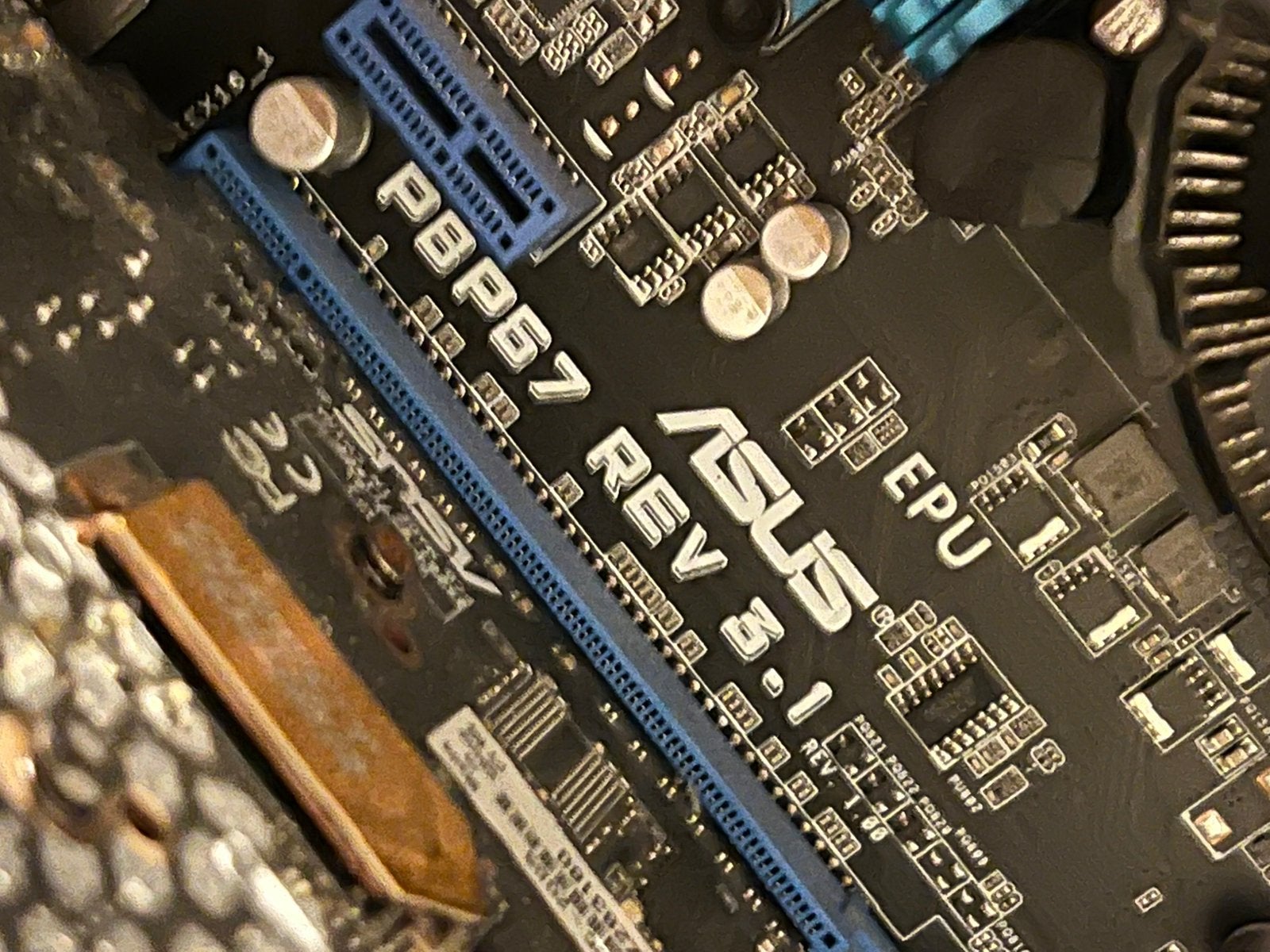 ASUS P8P67 REV 3.1 Moederbord (LGA 1155), Computers en Software, Ophalen of Verzenden, Zo goed als nieuw