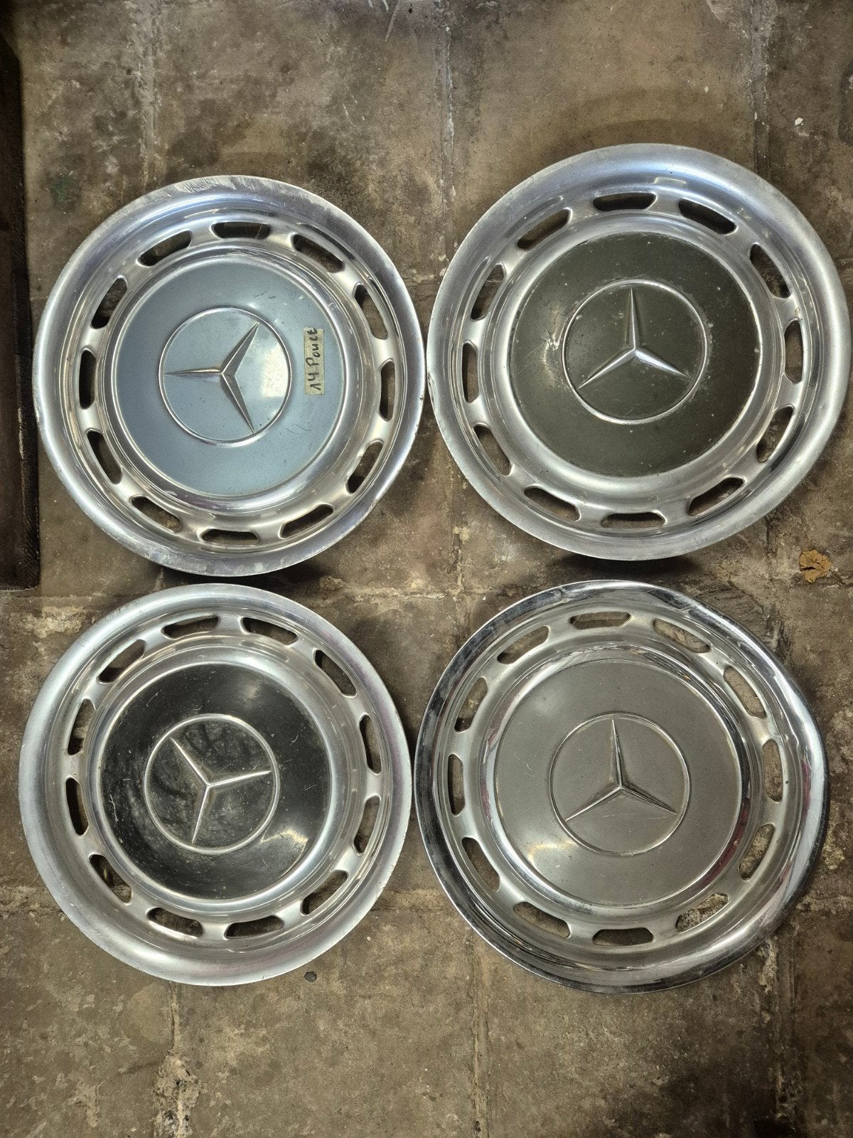 Mercedes-Benz 14" wieldoppen, Ophalen of Verzenden