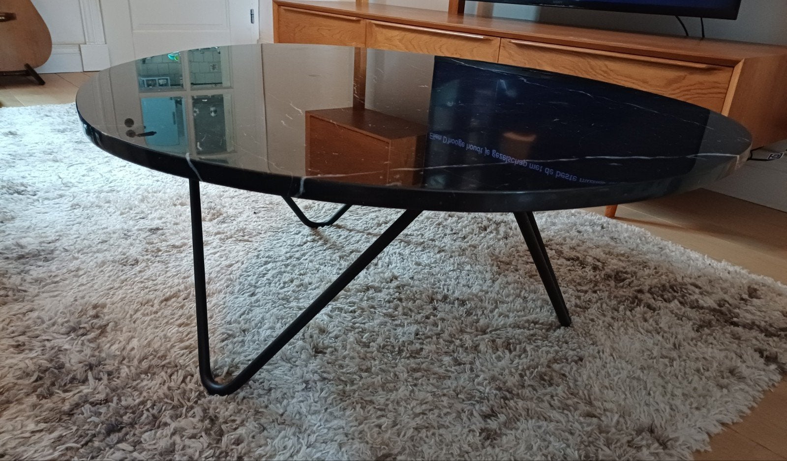 Table basse meublée en marbre noir, Maison & Meubles, Enlèvement