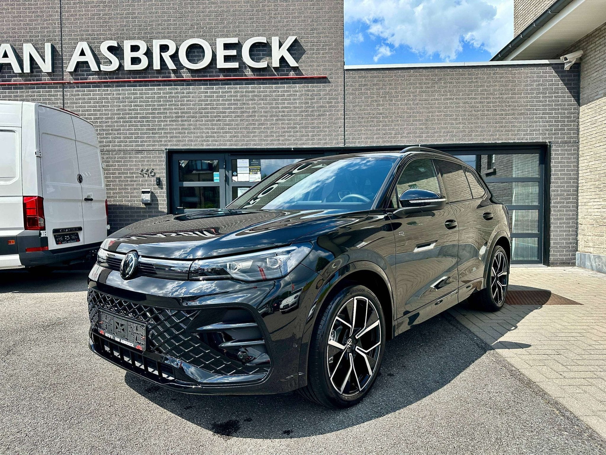Volkswagen Tiguan Tiguan 1.5 eTSI Hybrid R-Line Black Line B, Auto's, 4 cilinders, Zwart, Bedrijf, 5 zetels